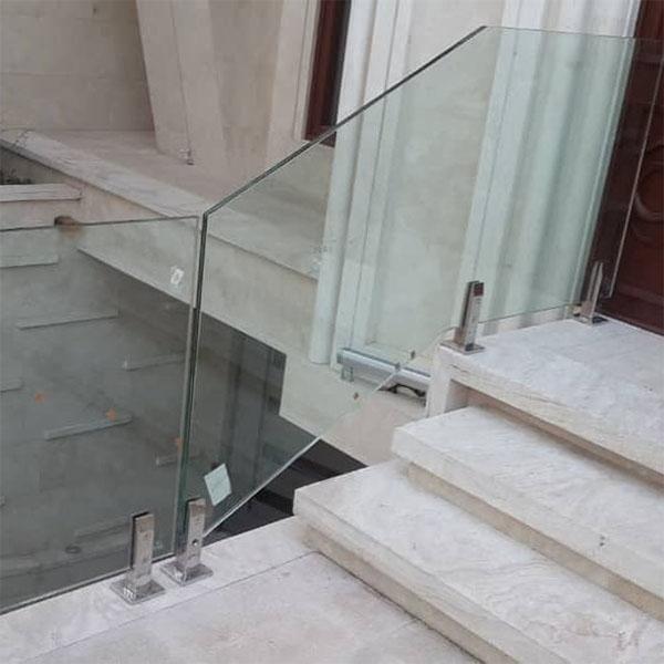 Spigot glass railing