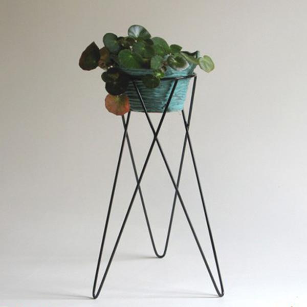 Tosca metal vase stand