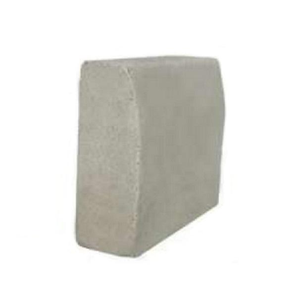 Concrete curb