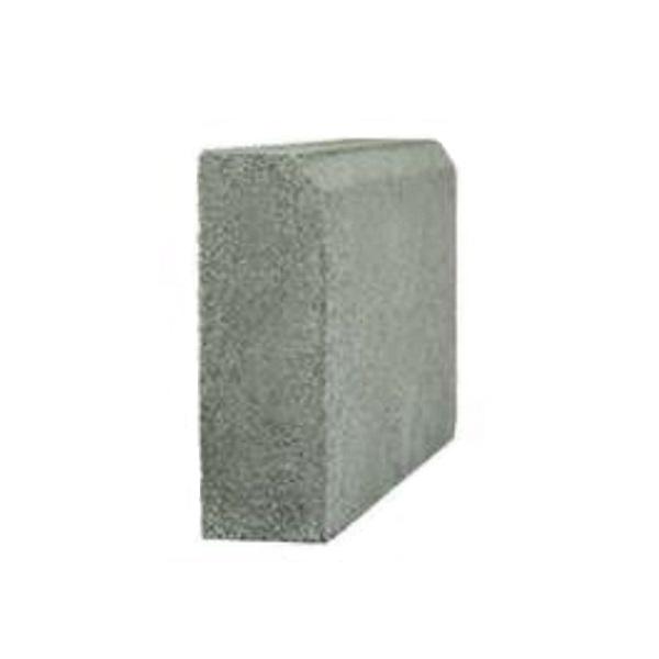 Concrete curb