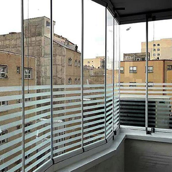 Retractable balcony glass